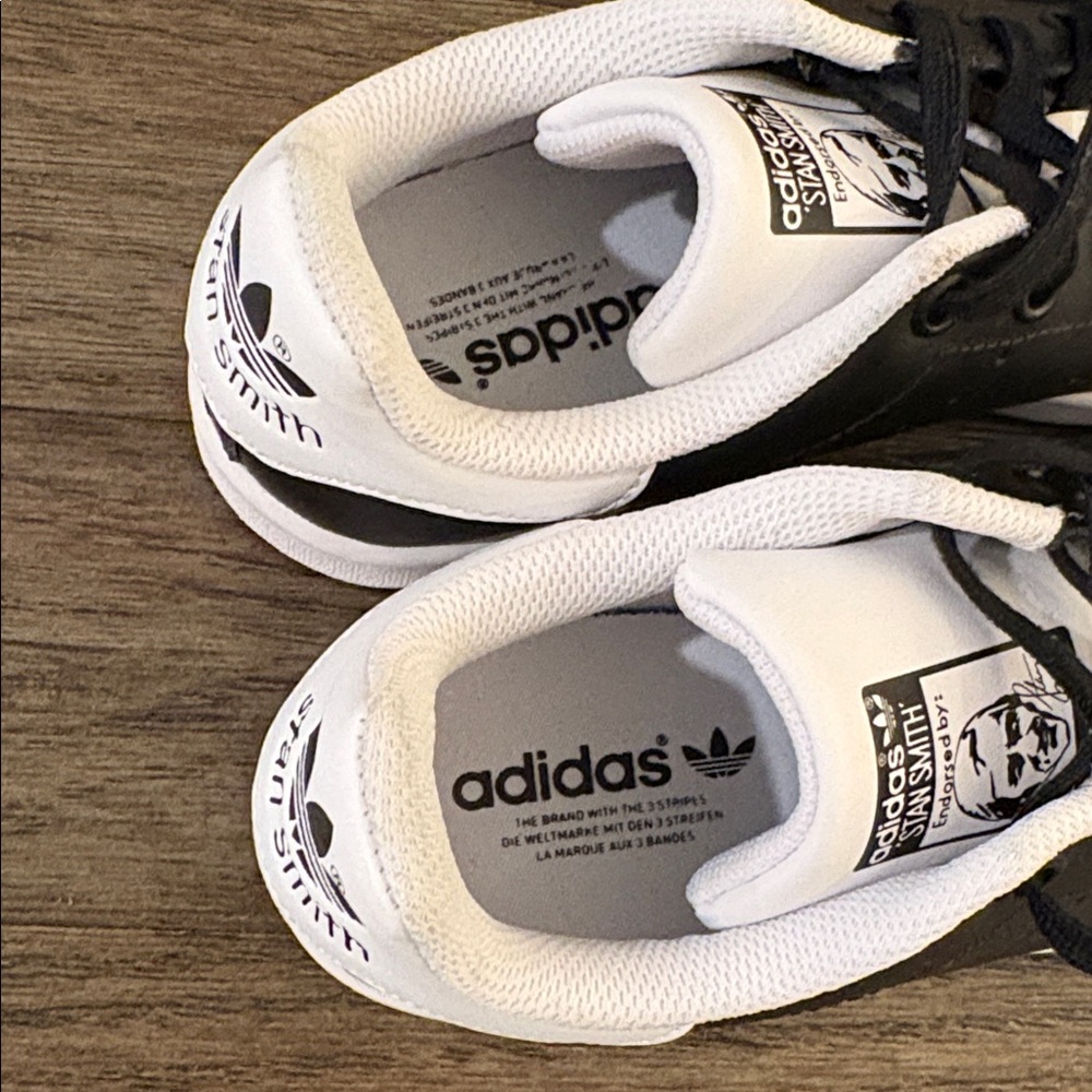 EUC [Adidas] Originals Stan Smith J 'Black/White Low-Top Sneakers Youth Kids 3.5 - Picture 13 of 15